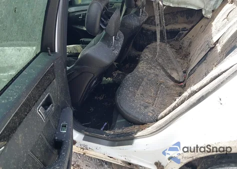 2014 Mercedes-Benz E 63 Amg S 4Matic z USA, uszkodzony, nr VIN WDDHF7GBXEA922946